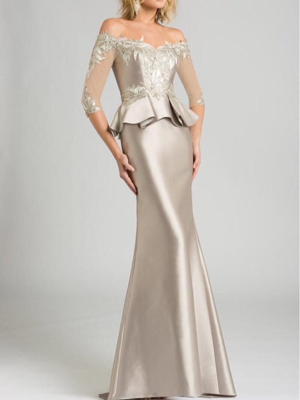 NWT Feriani Couture 18574 Evening Dress Silver Size 6